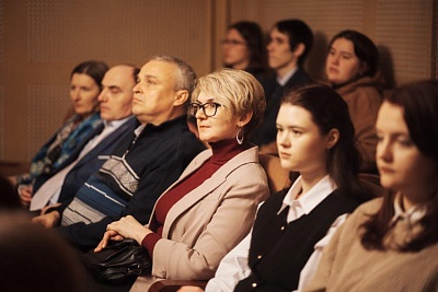 16 декабря к Дню освобождения Калинина в театре прошла открытая читка пьесы Виктора Ивановича Куликова "Сыновья"