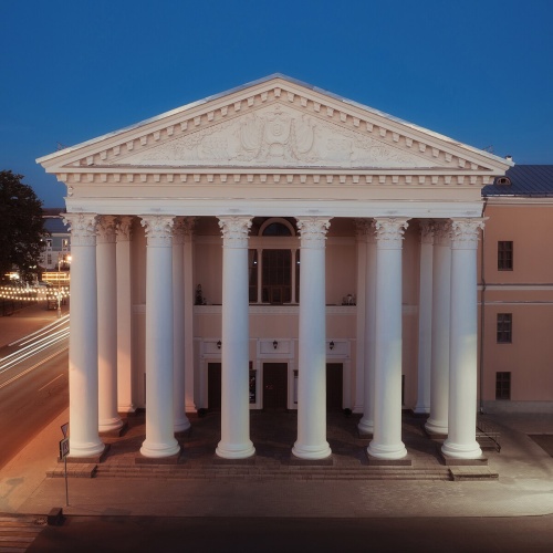 Тройной подарок зрителям в честь Всемирного дня театра