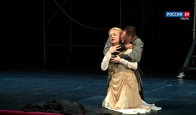 «Чуть больше, чем родня, и чуть меньше, чем друзья»: в Твери прошла премьера спектакля «Гамлет»