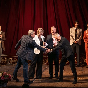 В Тверском академическом театре драмы торжественно завершен Фестиваль "Государева дорога. Путешествие в Тверь" 